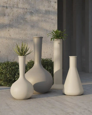 Vondom Chemistubes Pipe vase in lacquered polyethylene