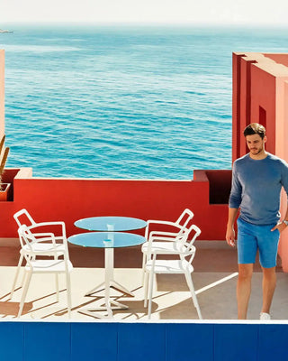 Vondom Delta chair with armrests in polypropylene
