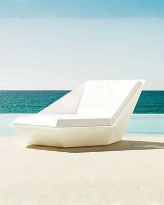 Vondom Faz Daybed in polyethylene with upholstered cushions