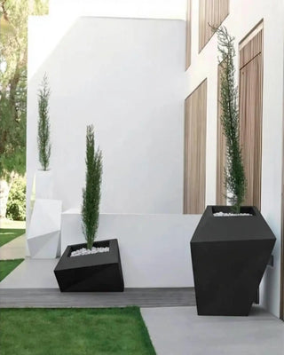 Vondom Faz Maceteros medium vase in polyethylene