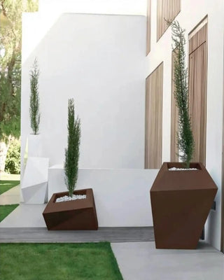 Vondom Faz Maceteros medium vase in polyethylene