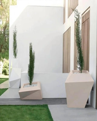 Vondom Faz Maceteros medium vase in polyethylene