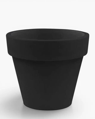 Vondom Maceta Planter vase in polyethylene