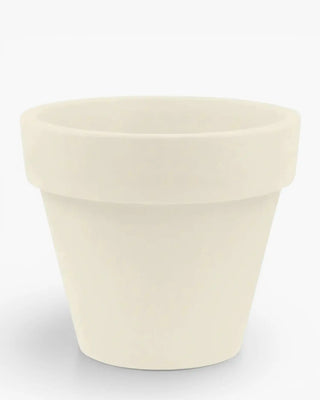 Vondom Maceta Planter vase in polyethylene