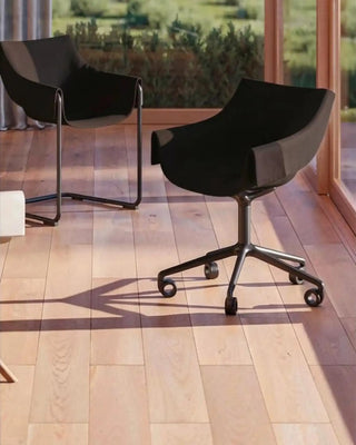 Vondom Manta swivel caster armchair with polypropylene shell and powder-coated metal four-star base - Buy now on ShopDecor - Discover the best products by VONDOM design