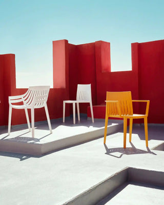 Vondom Spritz chair with arms in polypropylene