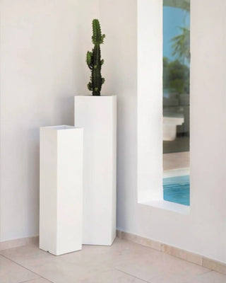 Vondom Cubo Torre Cuadrada Planter vase in polyethylene