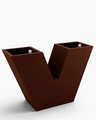 Vondom Uve Planter vase in polyethylene