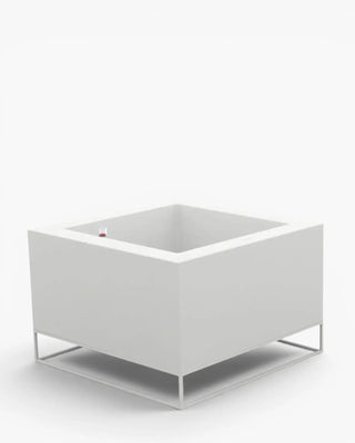 Vondom Vela Planter vase in polyethylene
