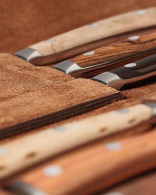 Wusthof Ikon Selection 6-piece steak knife set with leather knife roll - Buy now on ShopDecor - Discover the best products by WÜSTHOF design