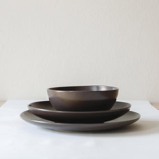 Schönhuber Franchi Asimmetrico Dinner plate 27 x 26,5 cm. anthracite - Buy now on ShopDecor - Discover the best products by SCHÖNHUBER FRANCHI design